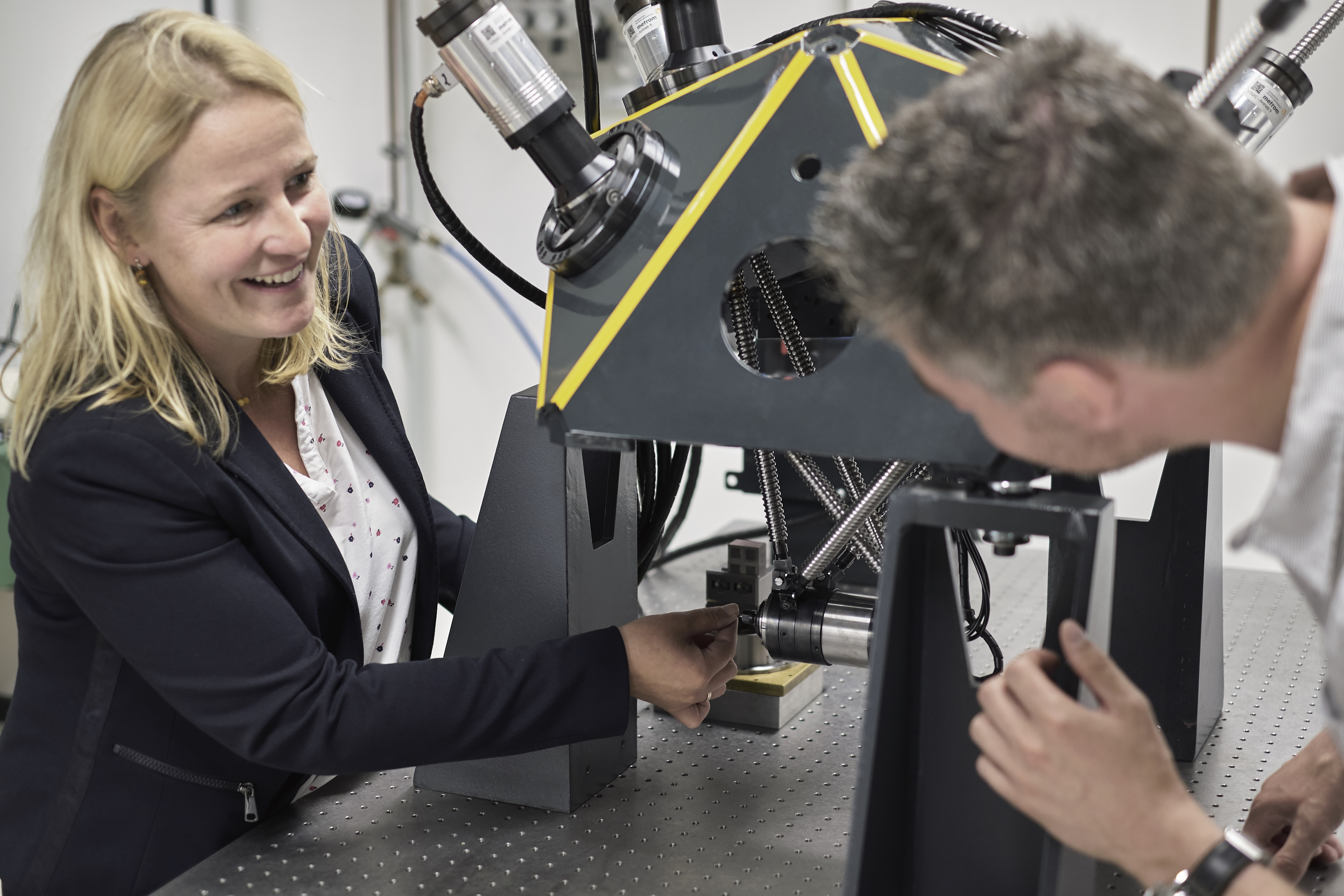 Miniaturisierte Parallelkinematik für die Präzisionsteilefertigung